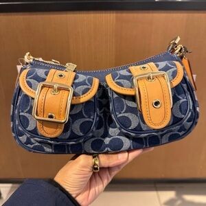 Coach Navy and Tan Shoulder Bag🌊🌊